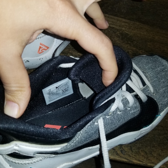 Children Nike shoes - Picture 7 of 10